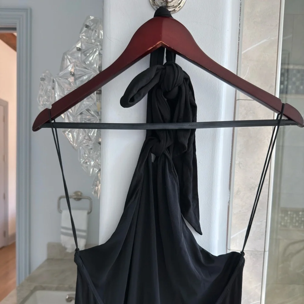 Alice + Olivia Amaya twisted jersey halterneck high slit maxi dress - Picture 4 of 11
